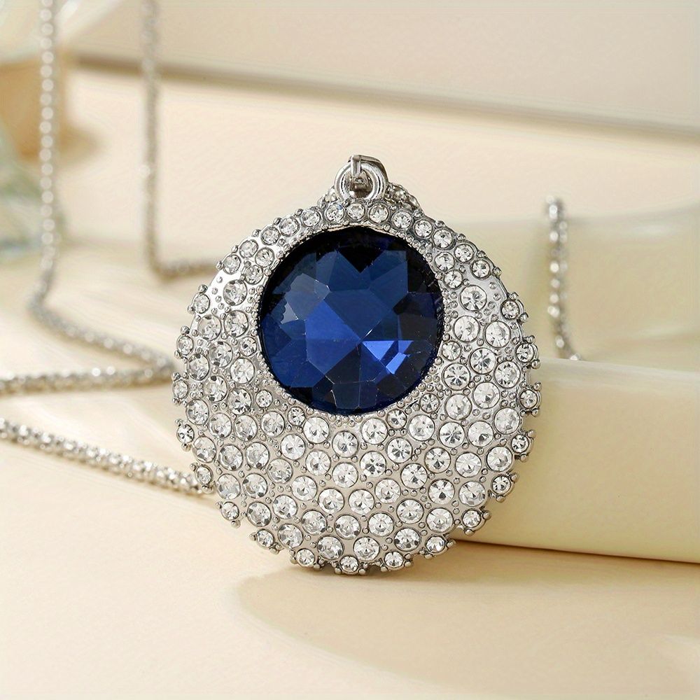 Elegant Crystal Wheel Sweater Chain, Fashionable Autumn and Winter Long Necklace, Suitable for Ladies