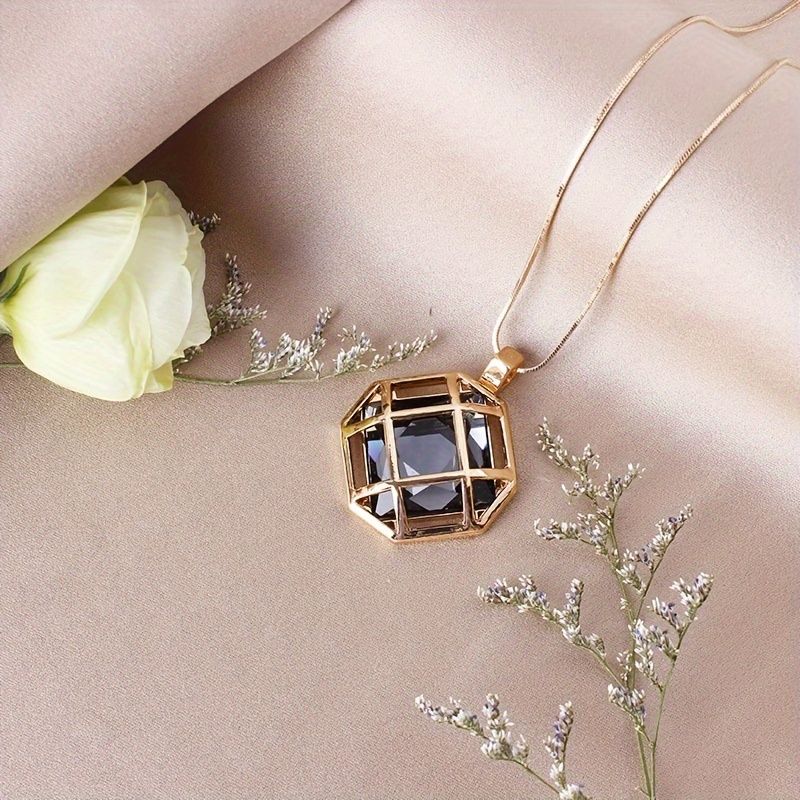 Spring New Simple Fashion Square Hollow Sweater Chain Necklace Clothes Accessories Pendant