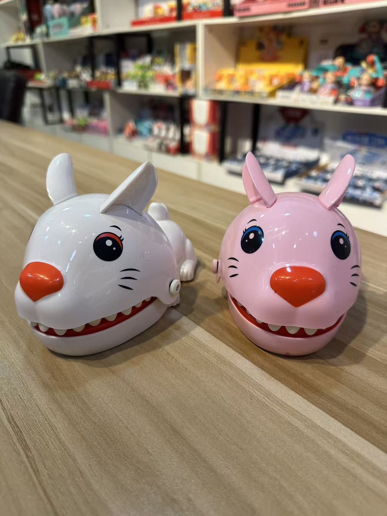 Prank Rabbits Prank-filled biting rabbit toy, display box, mixed color set ...