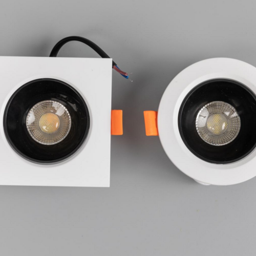 This recessed LED downlight provides uniform and comfortable ambient lighting for modern living rooms