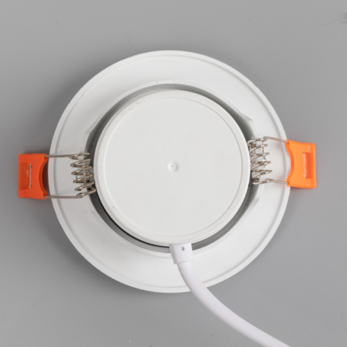 This adjustable downlight allows you to flexibly focus light on gallery paintings or decorations
