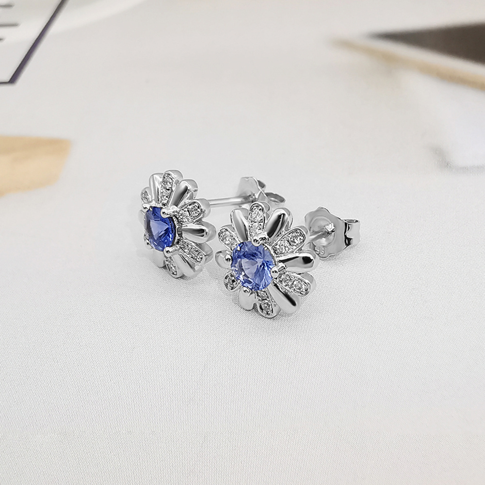 Fashion Design Luxury Fine Jewelry 14K Real Gold Blue Sapphire Diamond Stud Earrings for Women