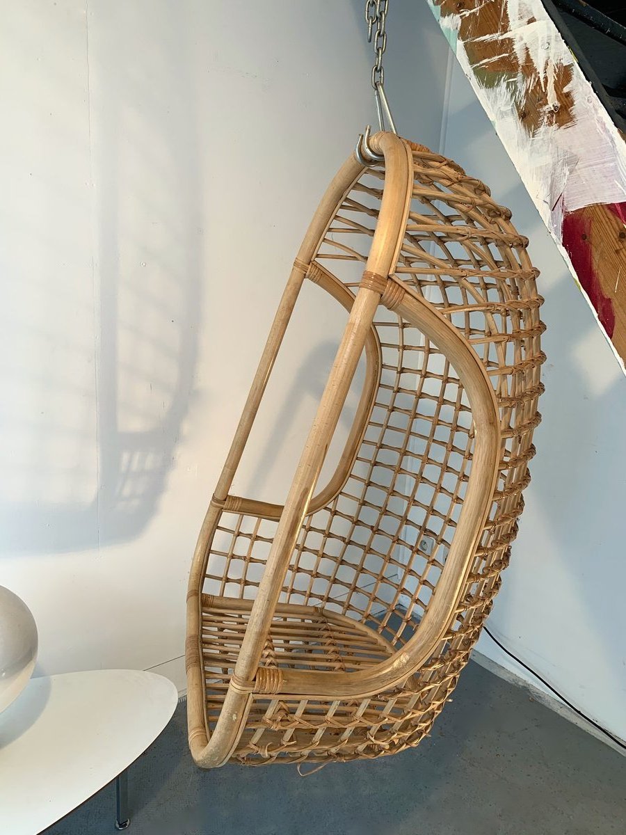 Handmade handwoven wicker craft rattan swings patio hanging chair outdoor egg shaped wholesale furniture cheap price Vietnam