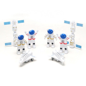 Desktop Creative Gifts Plastic Crafts Astronaut toys cake decorating supplies