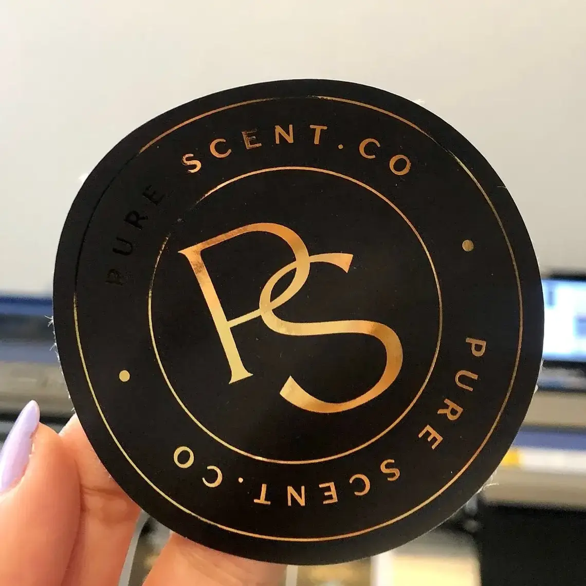 Custom Printed Round Brand Name Logo Stickers Glossy Vinyl Waterproof Labels with Gold Foil Hot Stamping Stickers Label