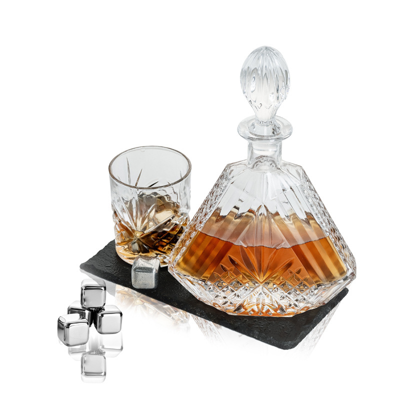 150 Glassware 650ml 23oz high quality glass whiskey bottle carve triangle whisky decanter for alcohol liquor brandy vodka