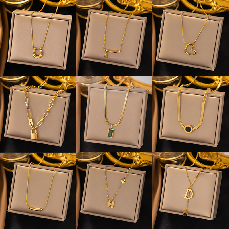 Exquisite Heart Snake Stainless Steel Versatile Collarbone Chain Gold Plated Waterproof Colorless Jewelry Necklace Women