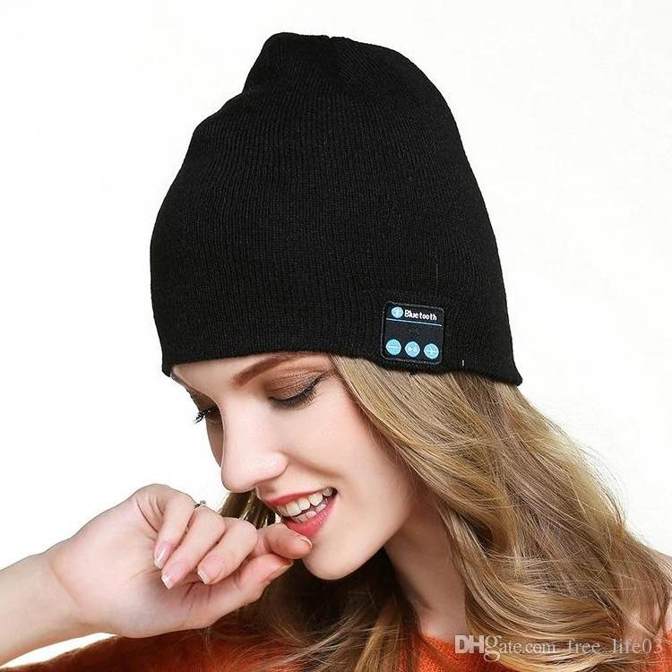 Warm  Hat with Soft and smart Microphone Wireless Music Headset Headphone hat  for Outdoor Sport Beanie Comfortable