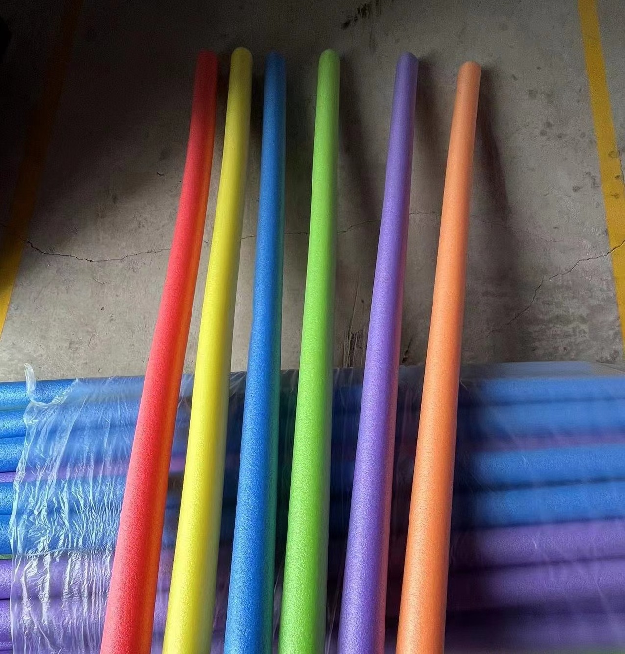 Seasonal 150*7cm EPE Foam Pool Noodles glowing foam pool noodle