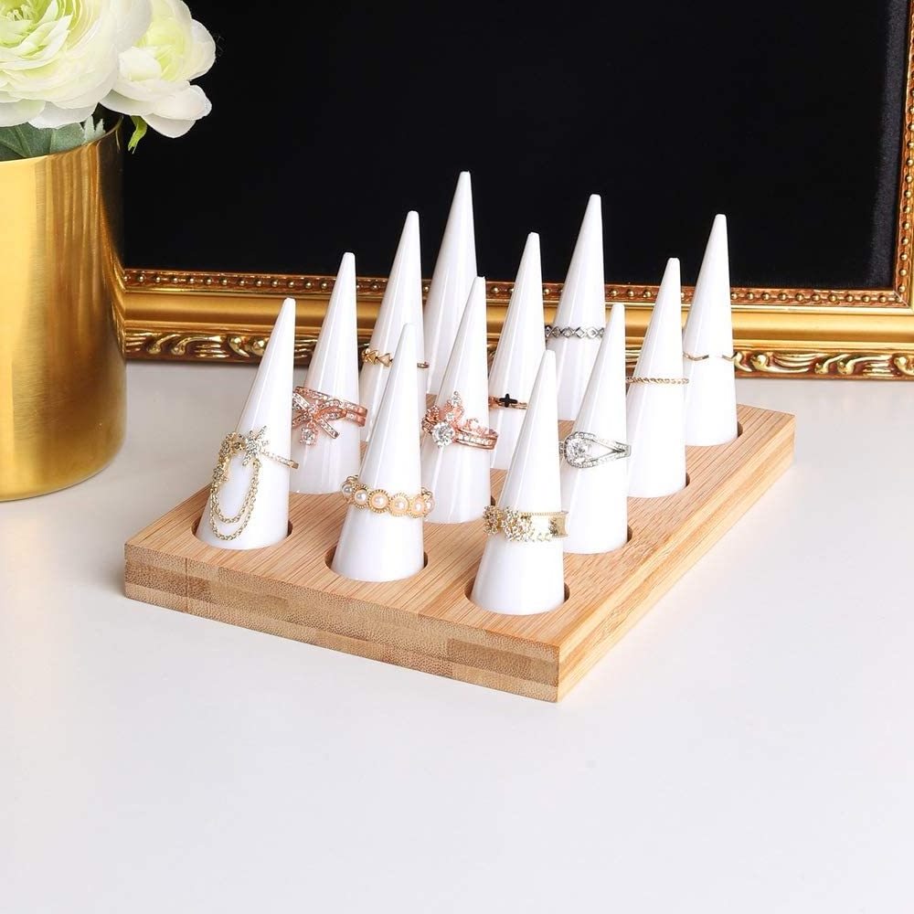 wood ring display white Acrylic conical ring Holder Set Lucite Jewelry Cone Tower for exhibitions