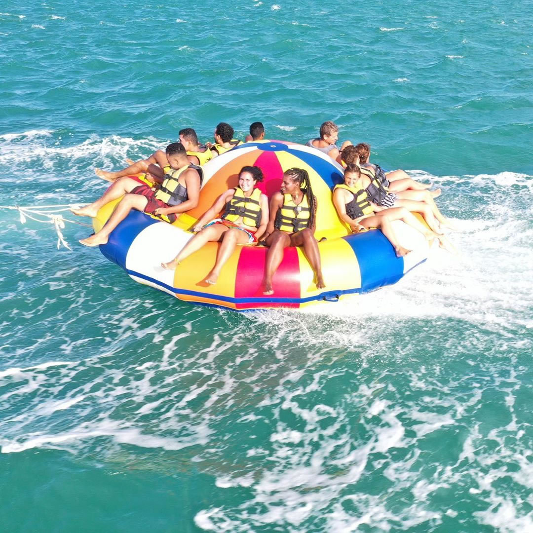 Wholesale 6 Person Water Sport Inflatable Disco Boat Spinning Towable Tube For Sea Lake