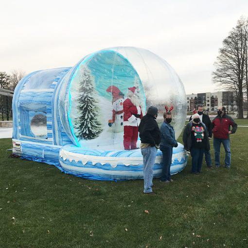 Customized Pvc Snow Globe Inflatable Bounce House Halloween Christmas Decoration Bubble Photo Booth Giant Inflatable Snow Globe