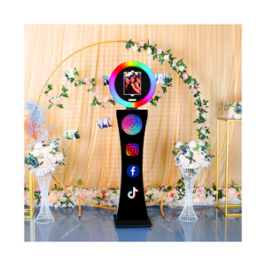 Portable ring light ring vending machine rotating spinning roamer photobooth kiosk 12.9 ipad photo booth stand