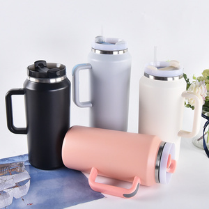 64Oz Big Capacity Fashion Double Wall Metal Insulated Stainless Steel Black Cup Water Thermos Bottle Design With Plastic Straw