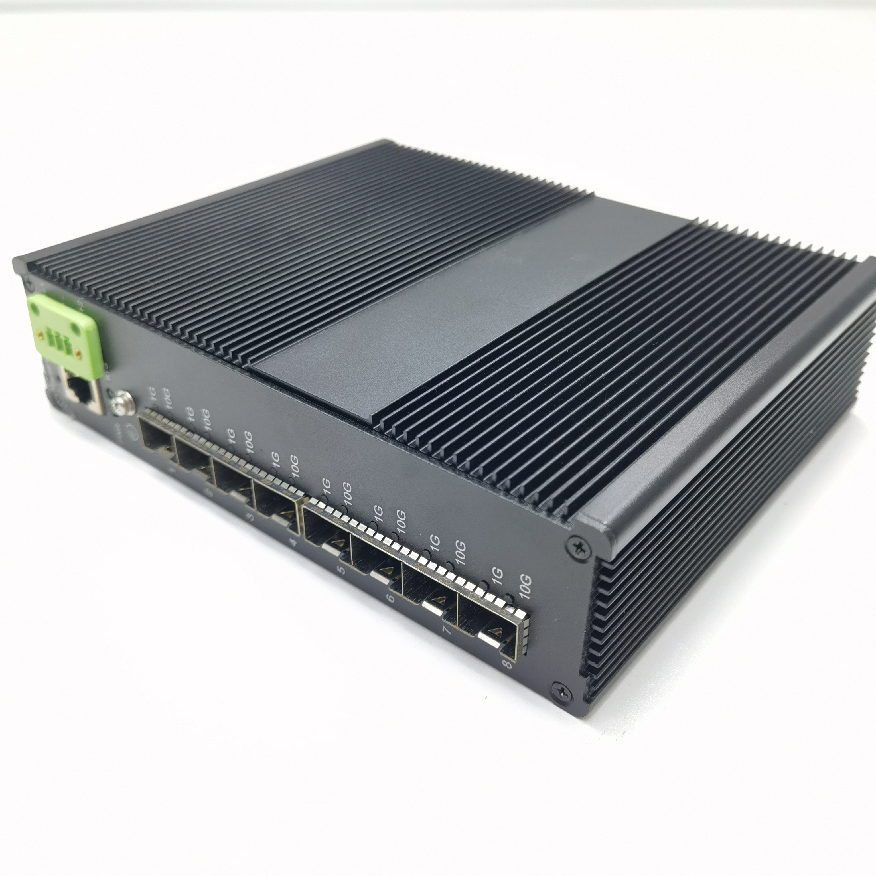 1 2 4 6 8 12 16 24 PORT 10 100 1000BASE-TX + 1 2 4 PORT 100 1000BASE-FX INDUSTRIAL ETHERNET SWITCH