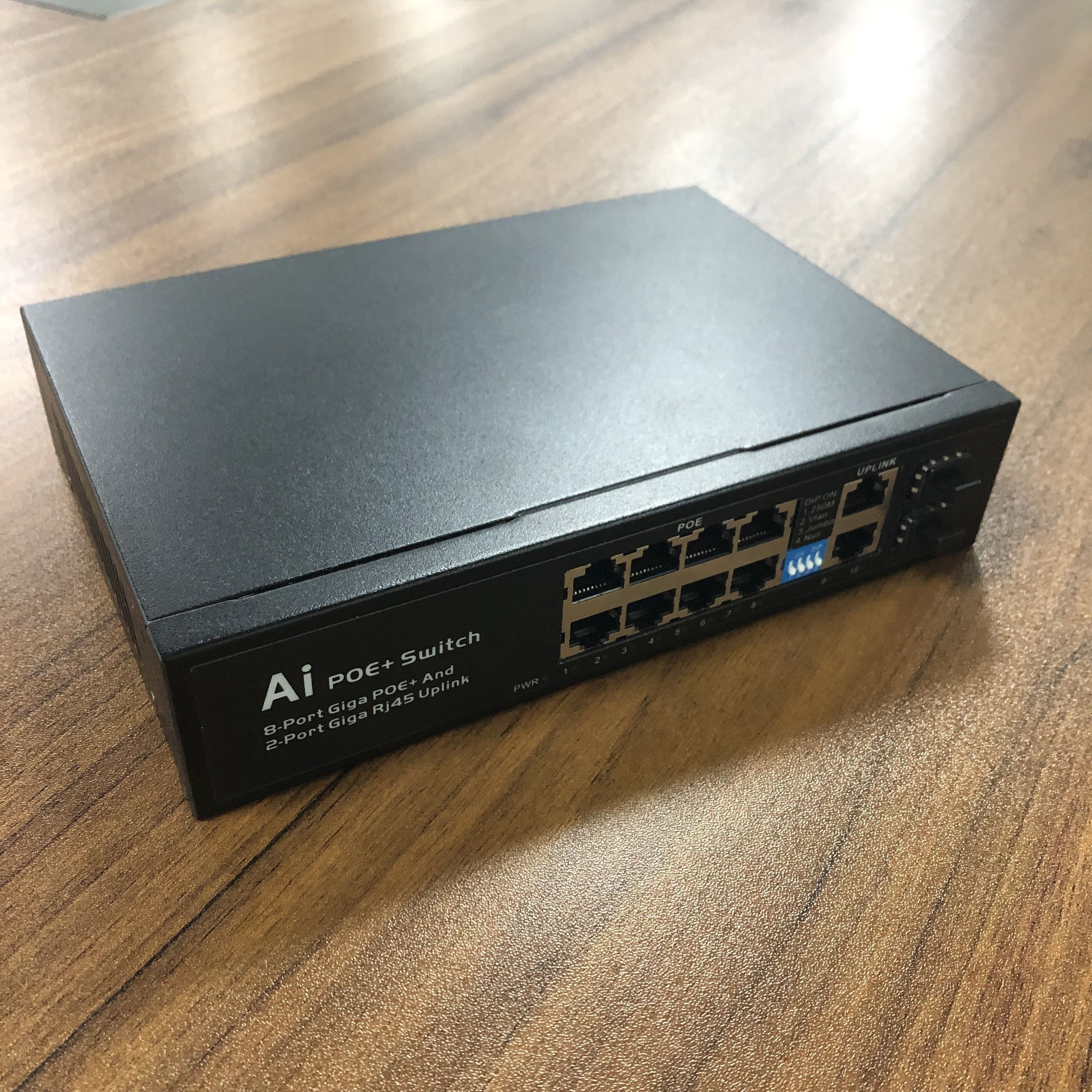 12  port PoE with 8 UTP  2 * 10 / 100 / 1000Base reverse gigabit 8 port poe switch