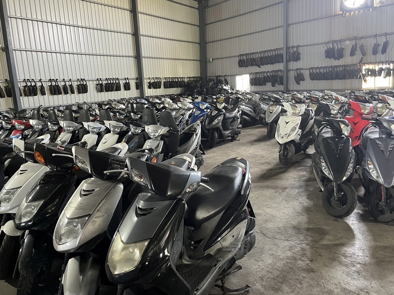 Taiwan - Containers of Used Gas Petrol Scooters and Motorcycle