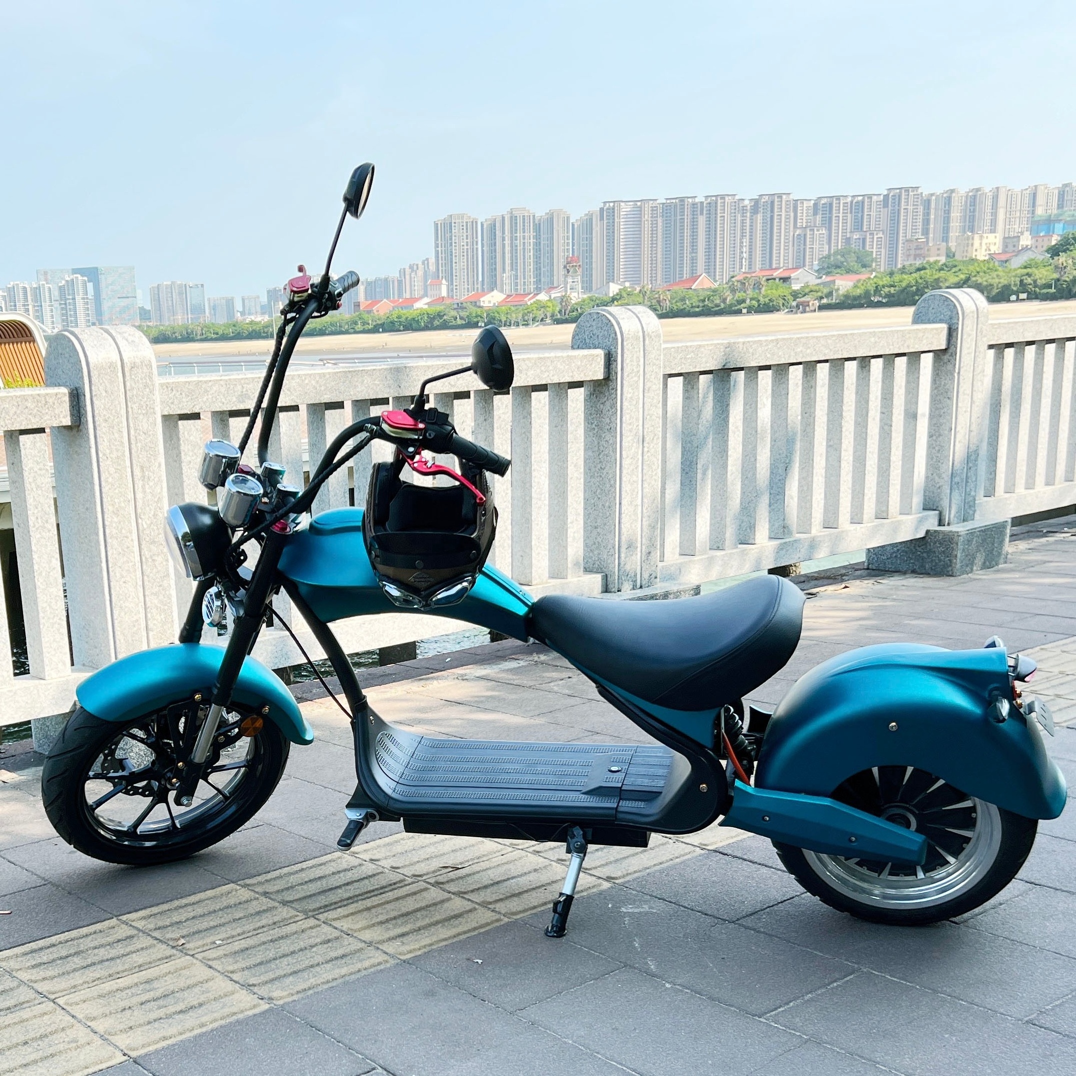 MH3 4000W Black Electric Motorcycle Scooter EEC/COC Certified Iron Frame with 1-Year Warranty Factory Direct Sales