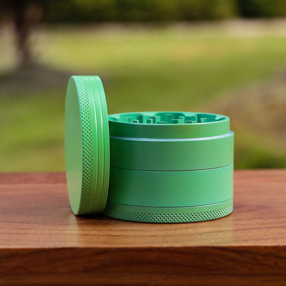 Custom Ceramic Green Black Pink Herb Grinder 4 Layers Metal Spice Herb Grinder 63mm Silicone Herb Grinder