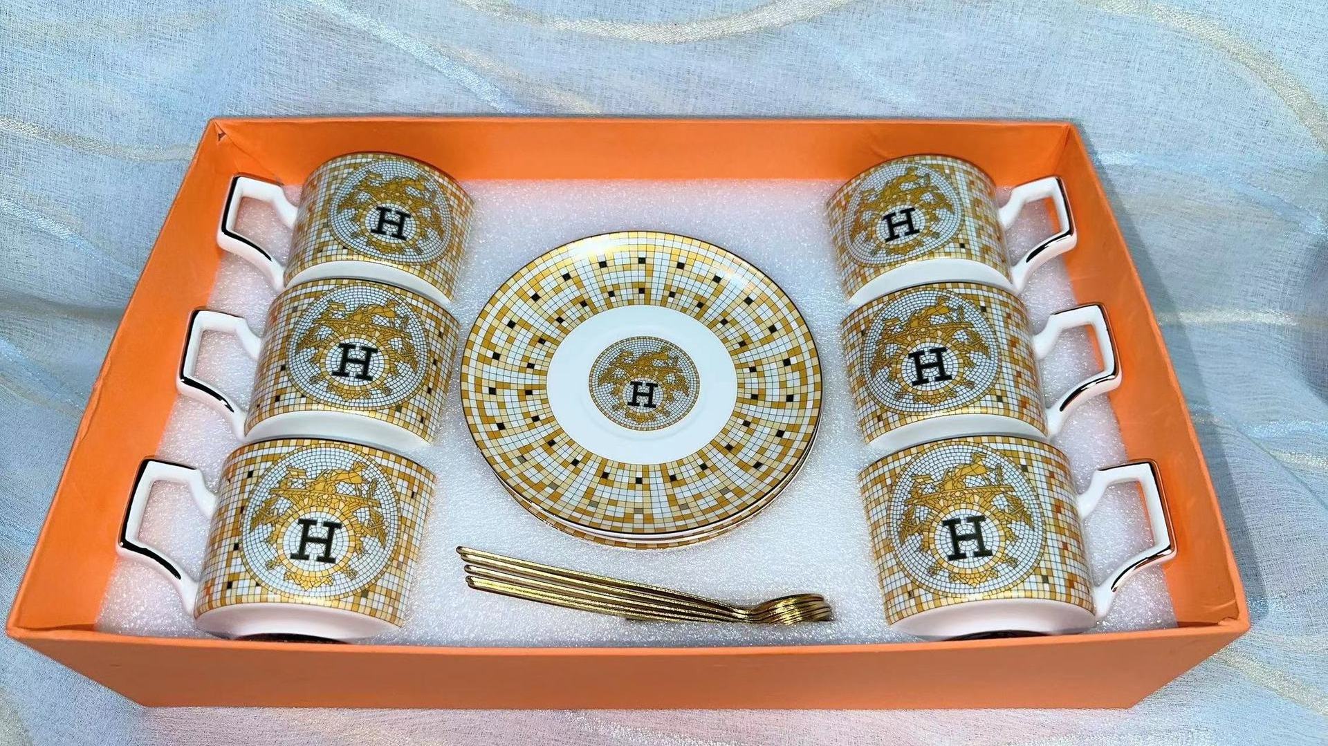 Hot Sale Modern Restaurant Luxury Bone China Coffee Cup With Saucer Ceramic Gold Tea Cup Sets