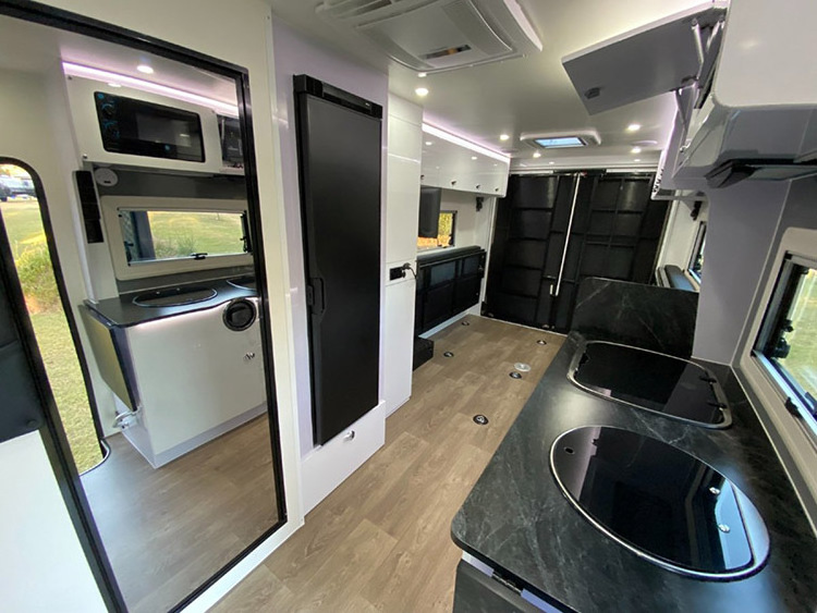 ECOCAMPER 2023 Allroad 19ft Toy Hauler Luxury Offroad Camper With Fiberglass Sandwiches Panel And Aluminium frame