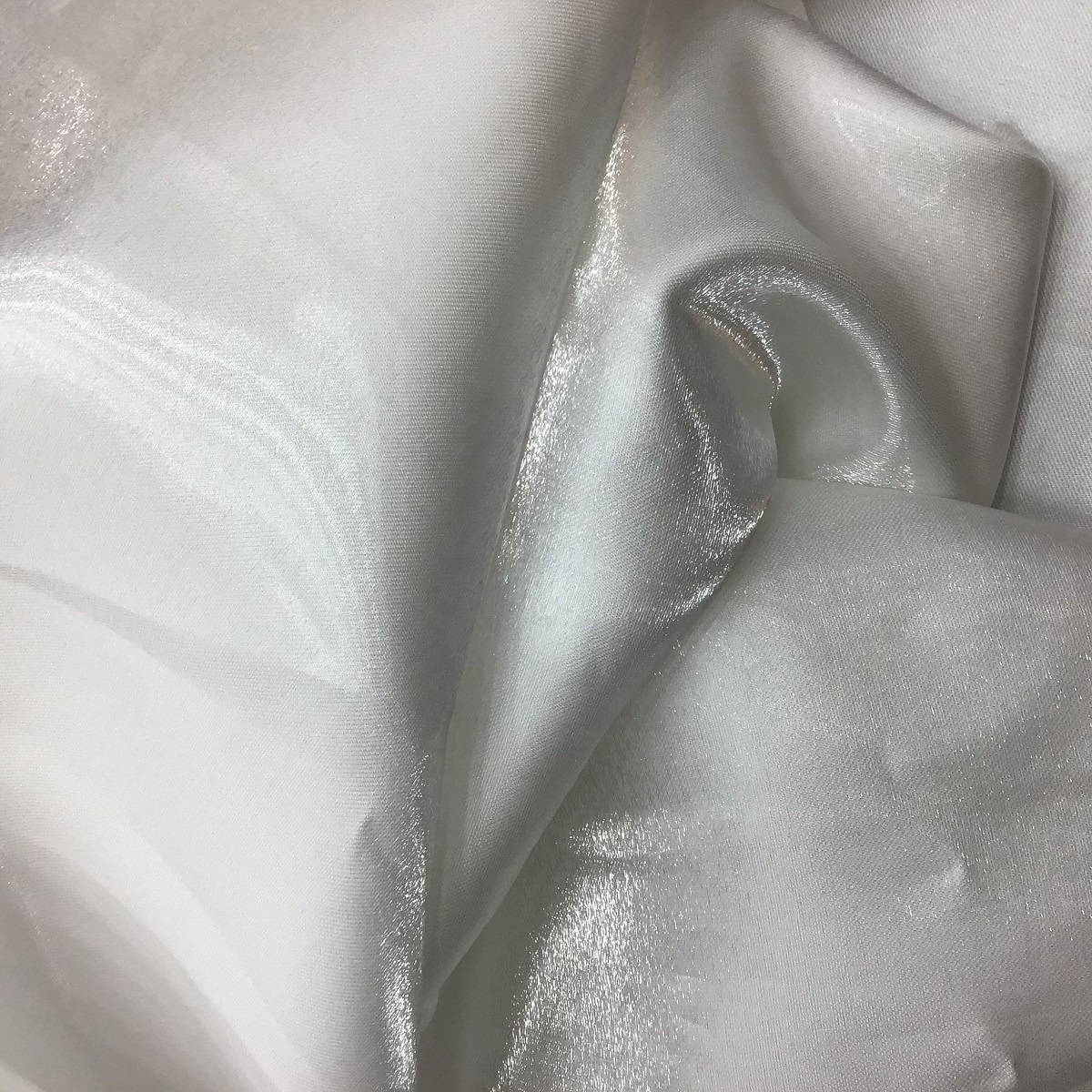 High-Grade Liquid Satin Fabric Crystal silk shiny satin fabric for dress Liquid Reflective Metallic