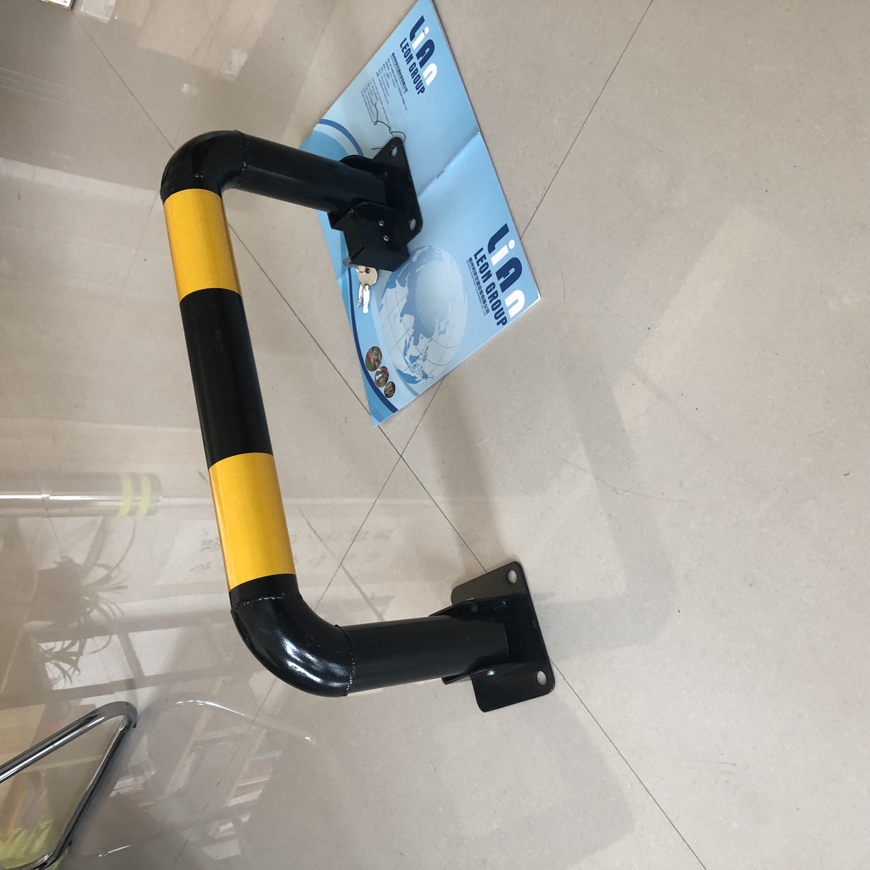 Yellow Black Simi automatic Parking Lot Barrier, Parking lock bollard