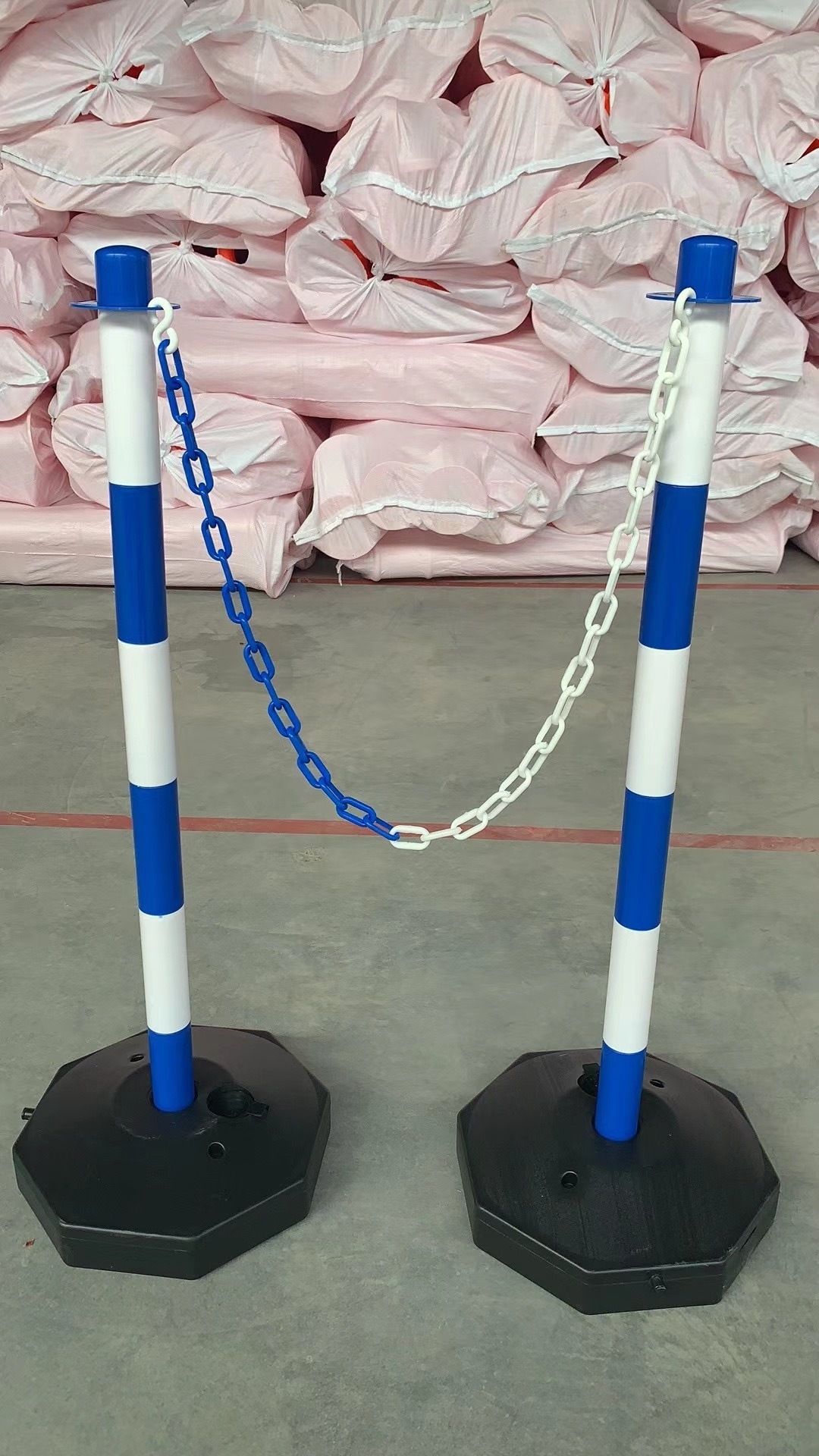 Yellow/Black EU water filled basement Chain Barrier Post, foldable barrier bollards, used chain link fence post