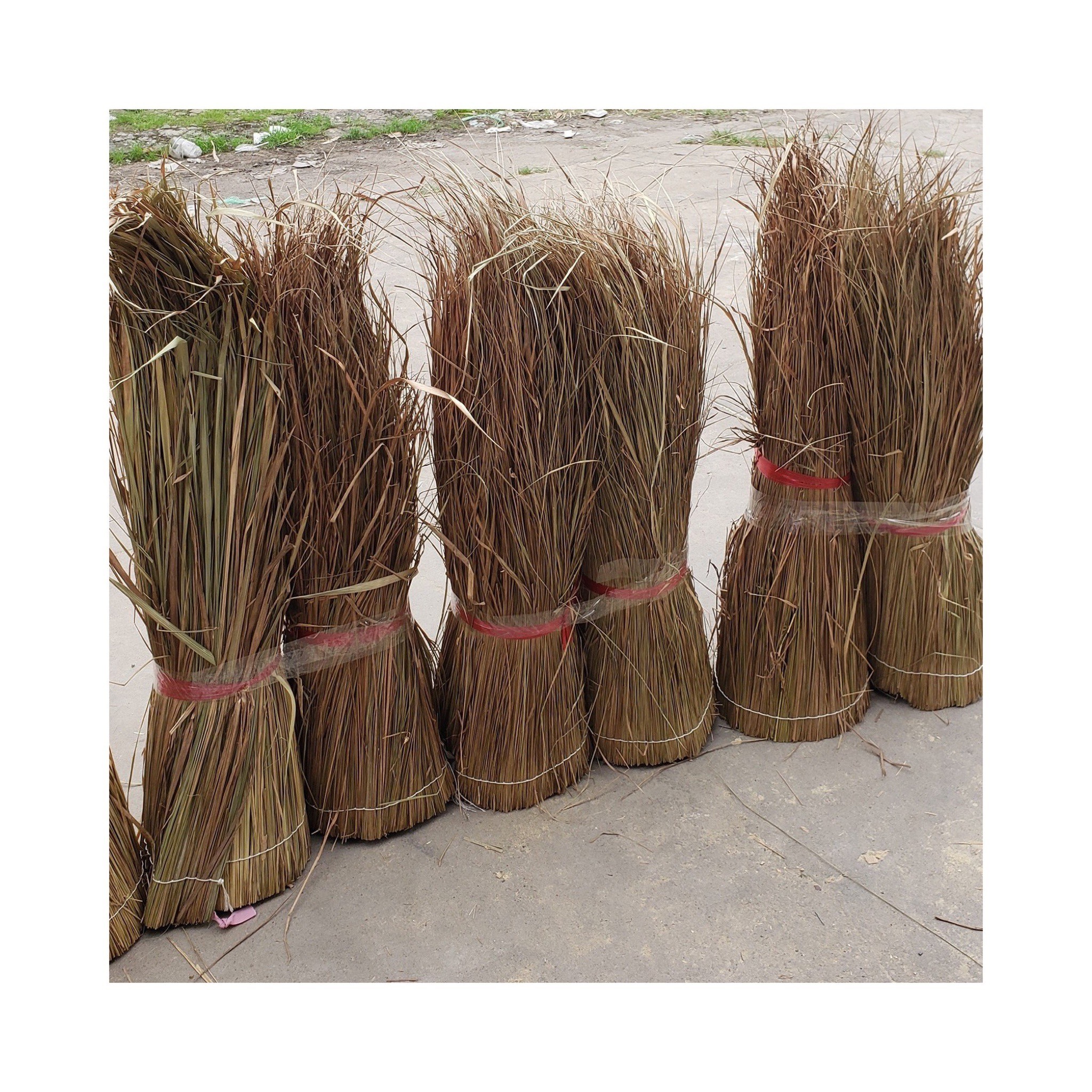 Cheapest price high quality palm natural roof thatched dry grass roofing palm roofs for tiki bar decoration Elysia 0084789310321