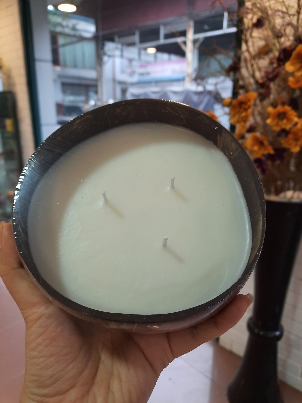 Top 2024 candle product Eco Friendly Clean Burning Soy Coconut Candle Handmade In Real Coconut Shell Bowl