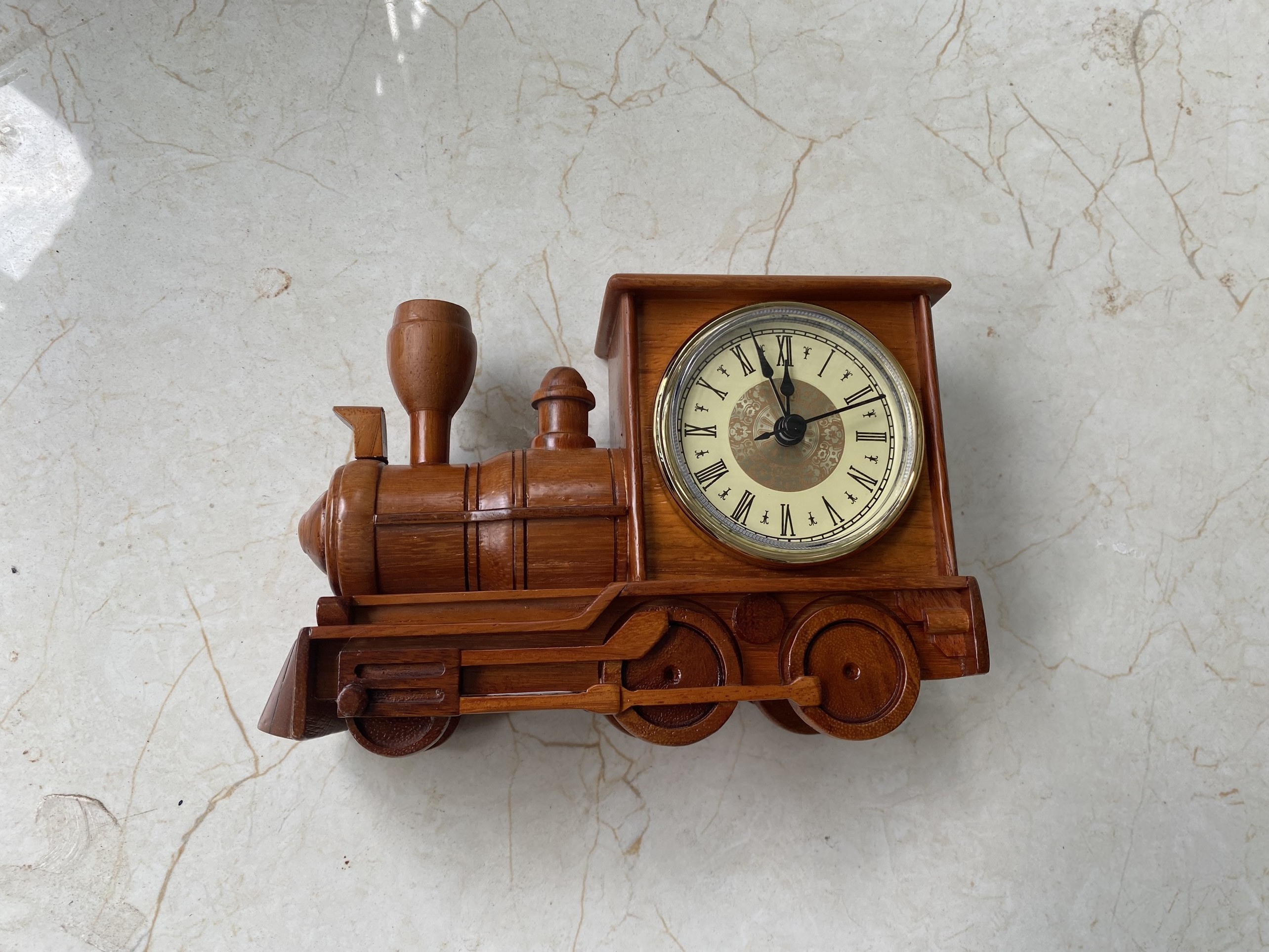 Wholesales Wooden Model Wooden Train With Clock Wooden Crafts Wooden Gift For Decor