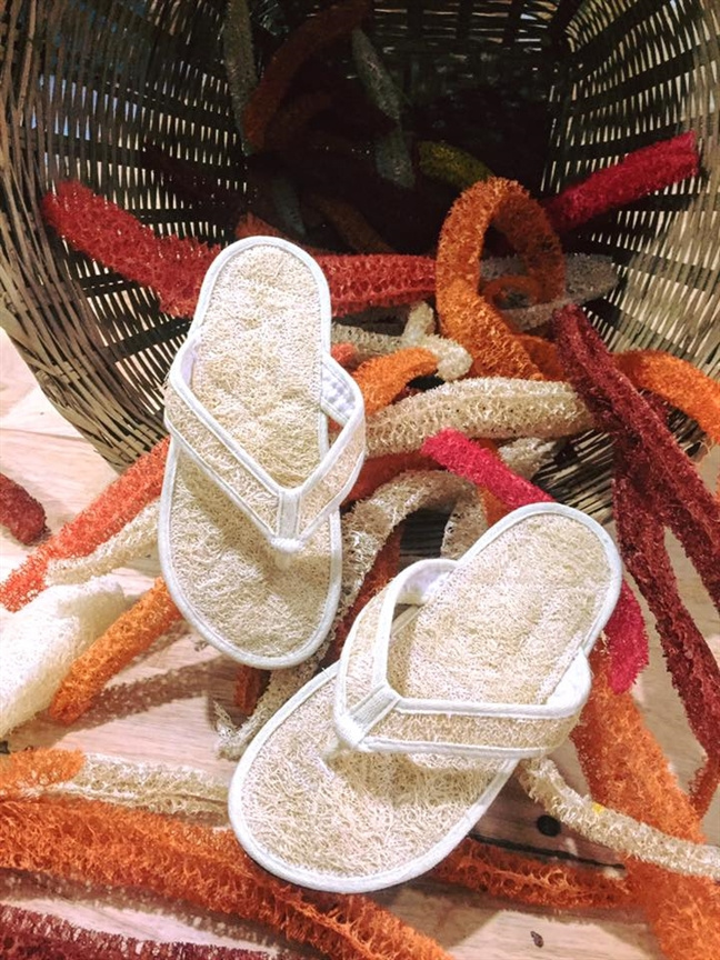 New Design from Natural Items Loofah Slippers Women's shoe suitable for beach/hotel/travel made in Vietnam with high quality