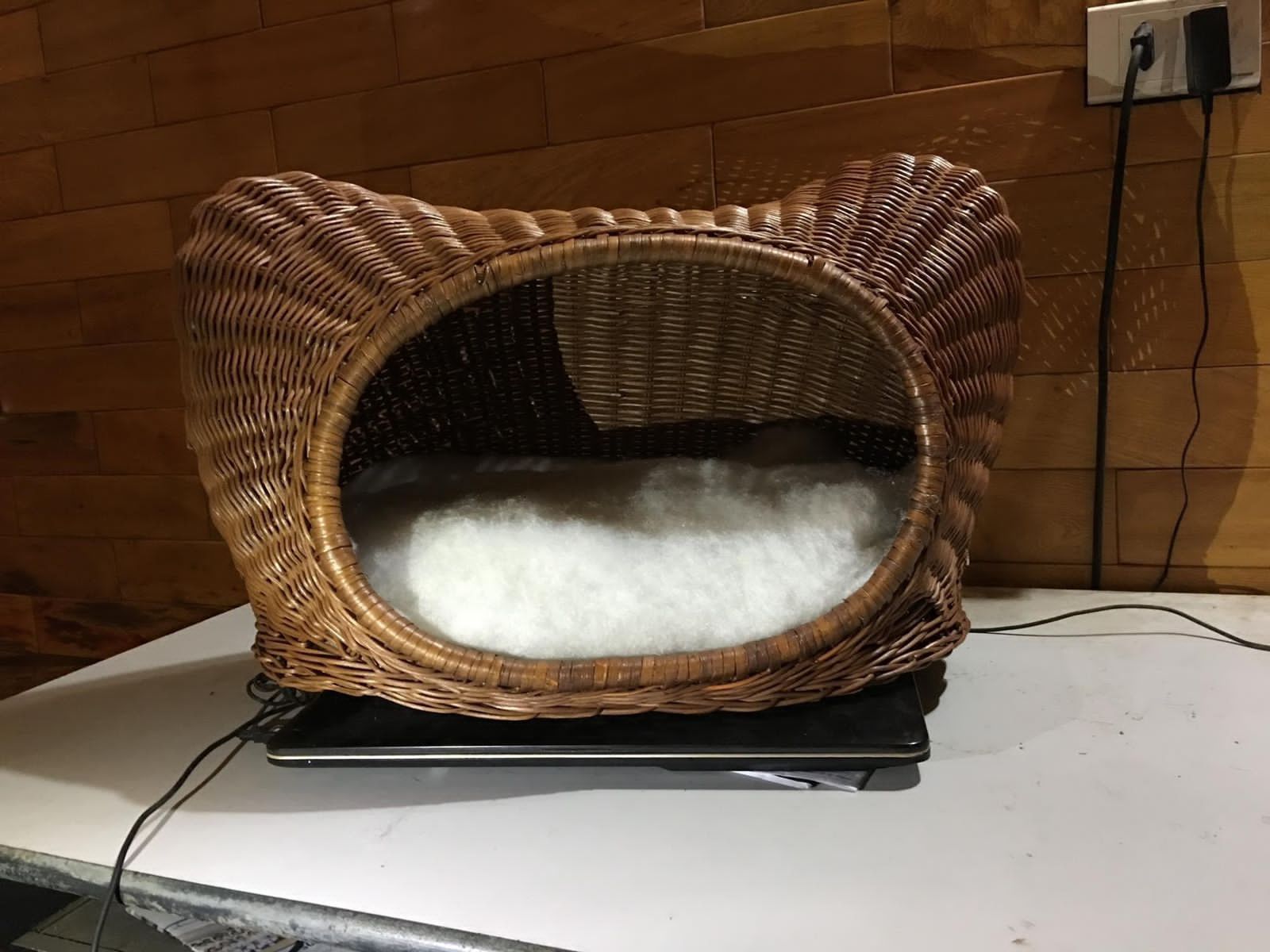 Vintage Wicker Rattan Pet Bed With Cushion/Handwoven Wicker Hideaway House Cat Tree/Natural Pet House Hanging Toys For Cats