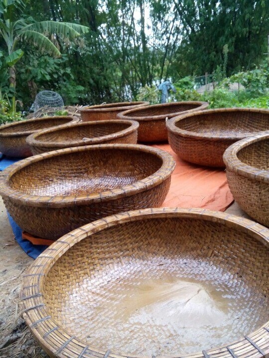 Wholesale wooden bamboo coracle basket leisure small boat with paddles and seat tourist tourism resort boats