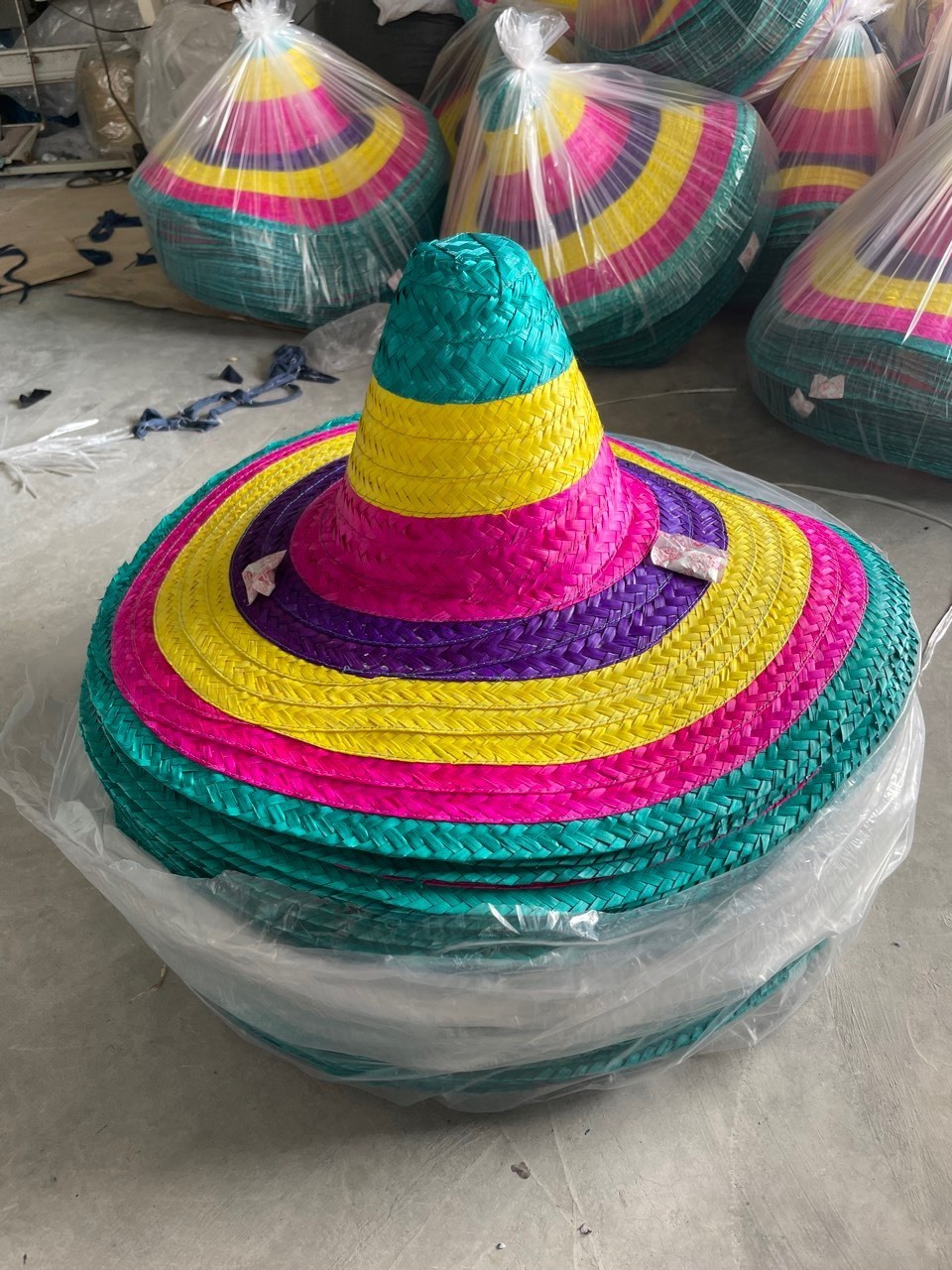 Wholesale Cheap Straw Mexican Sombrero hats for summer raffia straw grass hat made in Vietnam