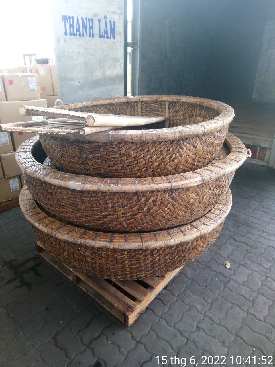 Tourist Tourism Resort Boat Natural Wooden Bamboo Coracle Basket Leisure Small Boat With High Quality At Competitive Price