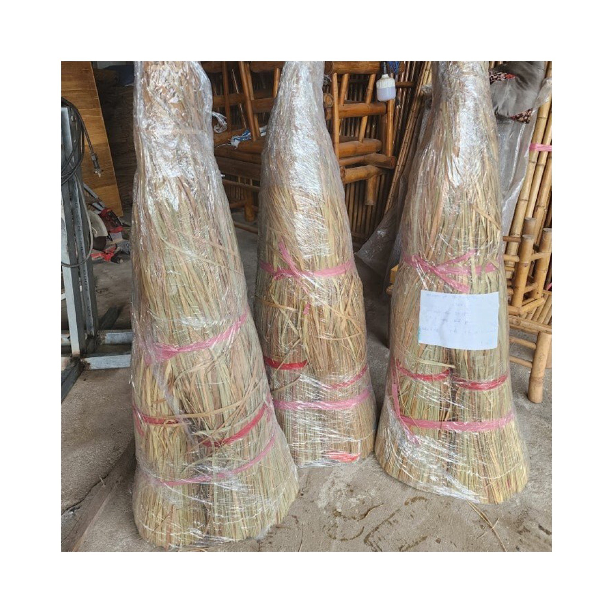 Thatch roof sheets thatching roofs natural palm grass roll straw roofing garden outdoor patio bar hut fitments Elysia