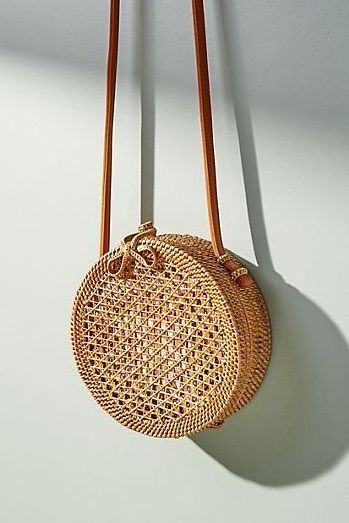 2023 Wholesale beach handmade natural round straw rattan bag for women in Vietnam