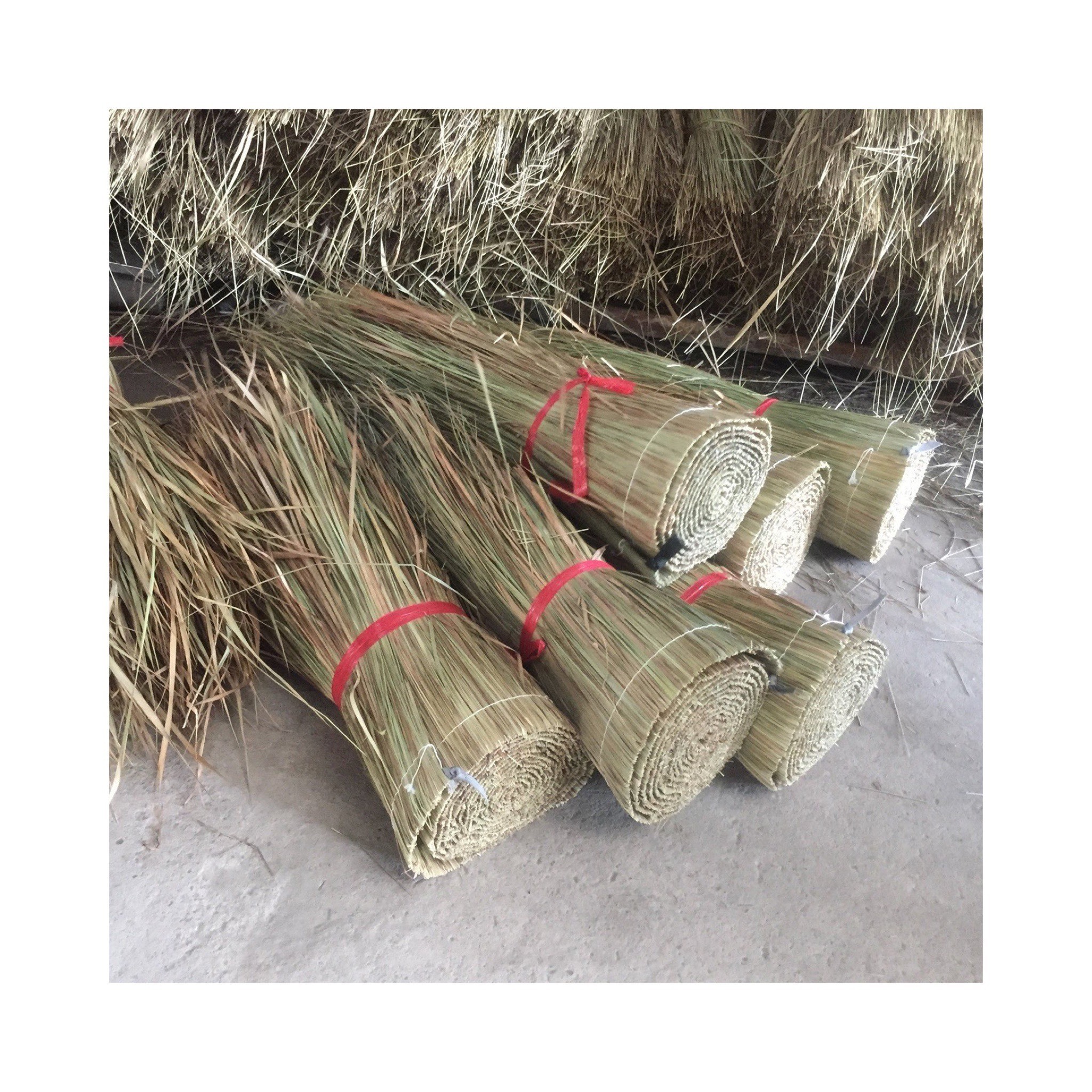 Thatch roof sheets thatching roofs natural palm grass roll straw roofing garden outdoor patio bar hut fitments Elysia