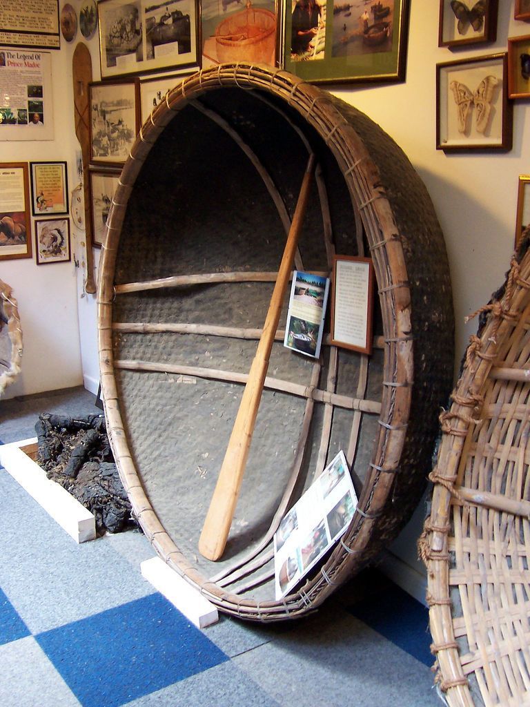 ready to ship traditional round bamboo fishing boat/ Art Coracle Boat/  Mini bamboo coracle for craft travel storage basket