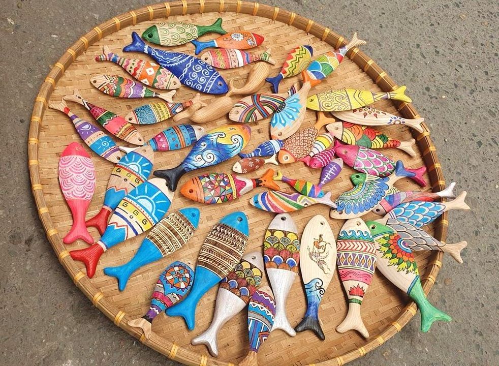 Hot Sale Unfinished 3D Wooden Fish Cutouts Ready To Ship/Handmade wooden carved plywood fish shaped/ wooden fish shape