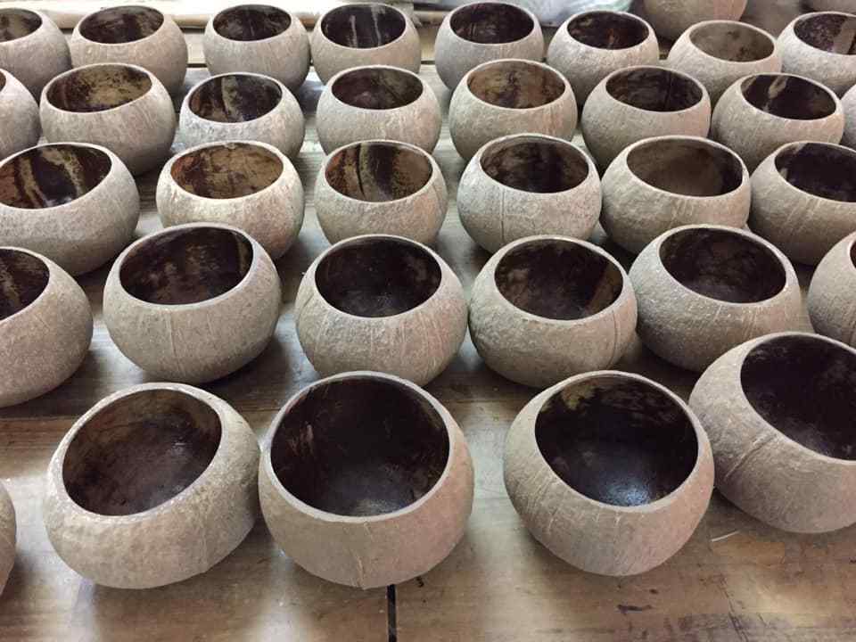 Top 2024 Products Eco Friendly Clean Burning Soy Coconut Shell Bowl  Handmade In Real Coconut Shell Bowl