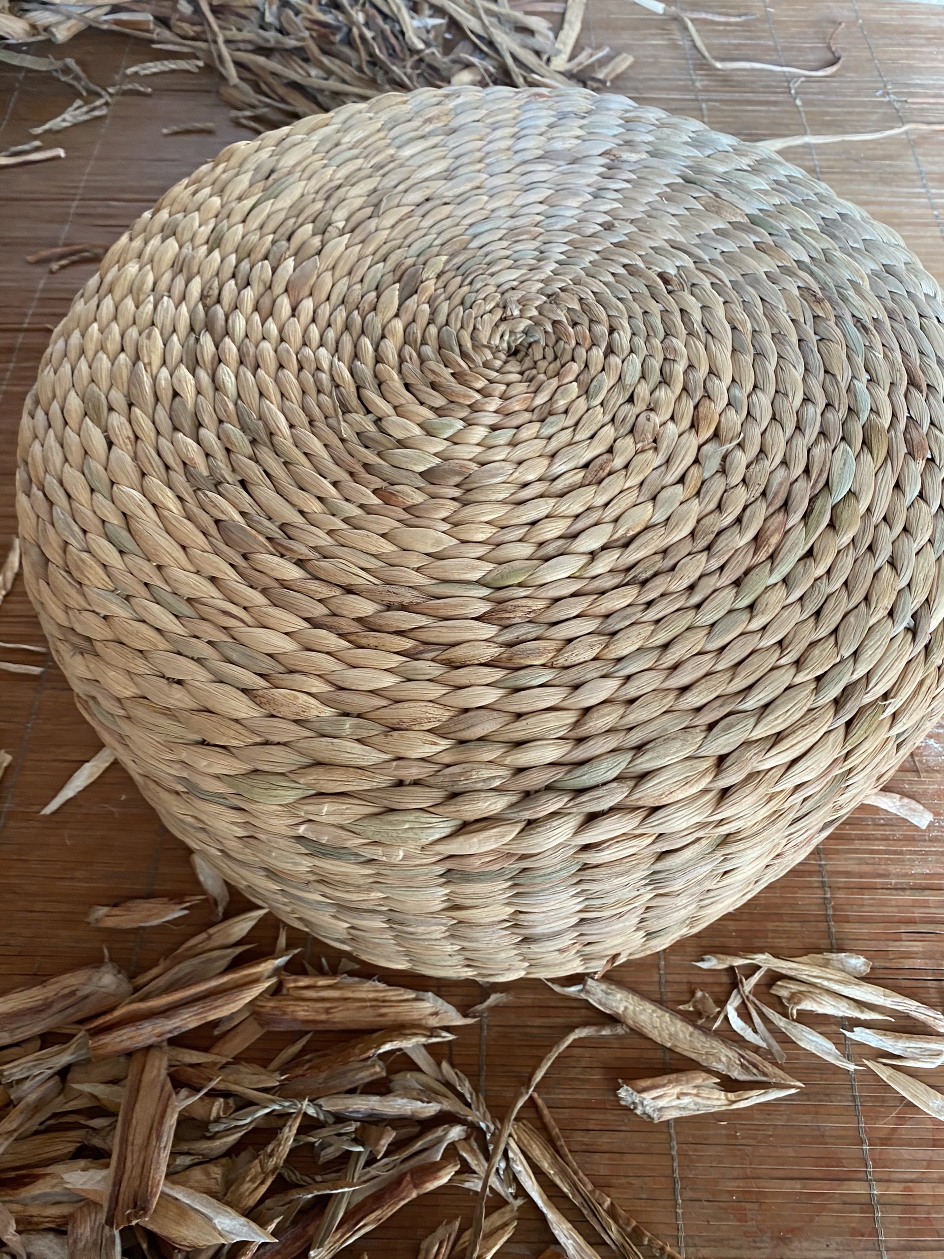 Hand-Woven Water Hyacinth Round Cushion Ottoman With Natural Color Size Made In Vietnam