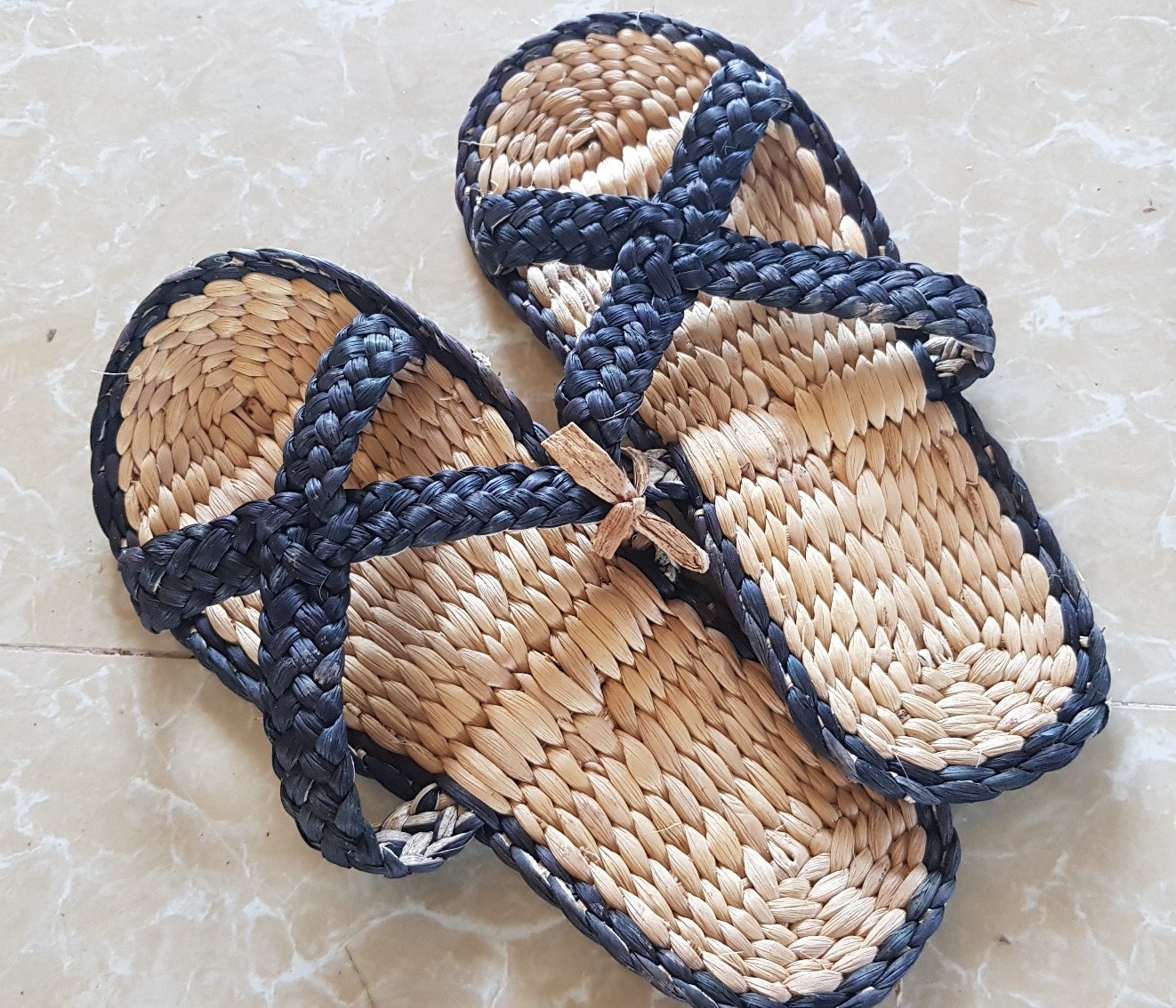 Experience Natural Comfort and Eco-Friendliness with Handcrafted Hyacinth Water Slippers for Stylish Summer Footwear