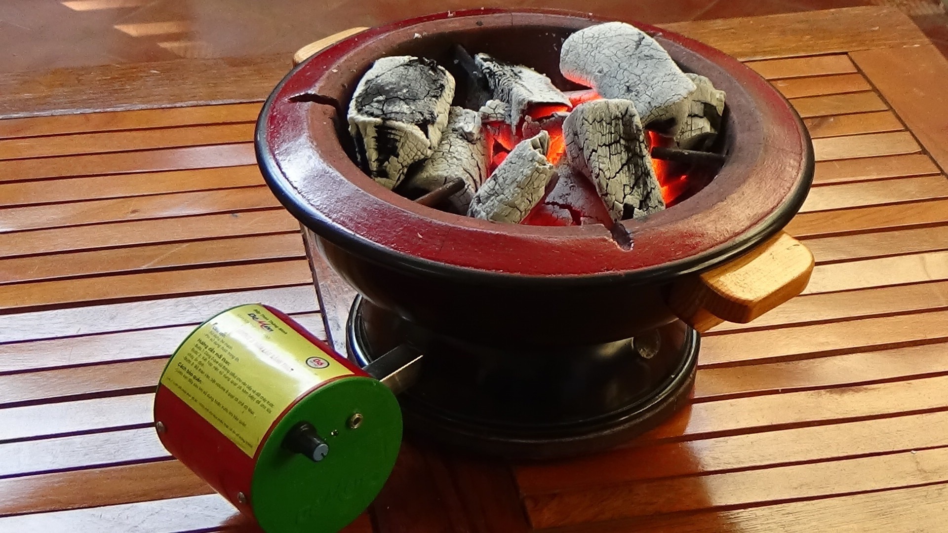 Vietnam Traditional Camping Item- Mini Coal Stove With Electronic Fan- Convenient Product For Outdoor Activities