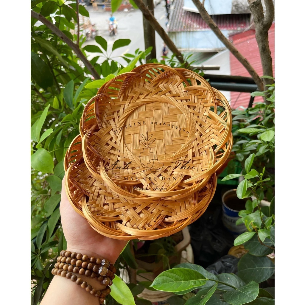 Unique Vietnam Design Style Bamboo Woven Fruit Vegetable Basket Kitchen Accessories Wicker Picnic Tray Food Bread Storage Dishes