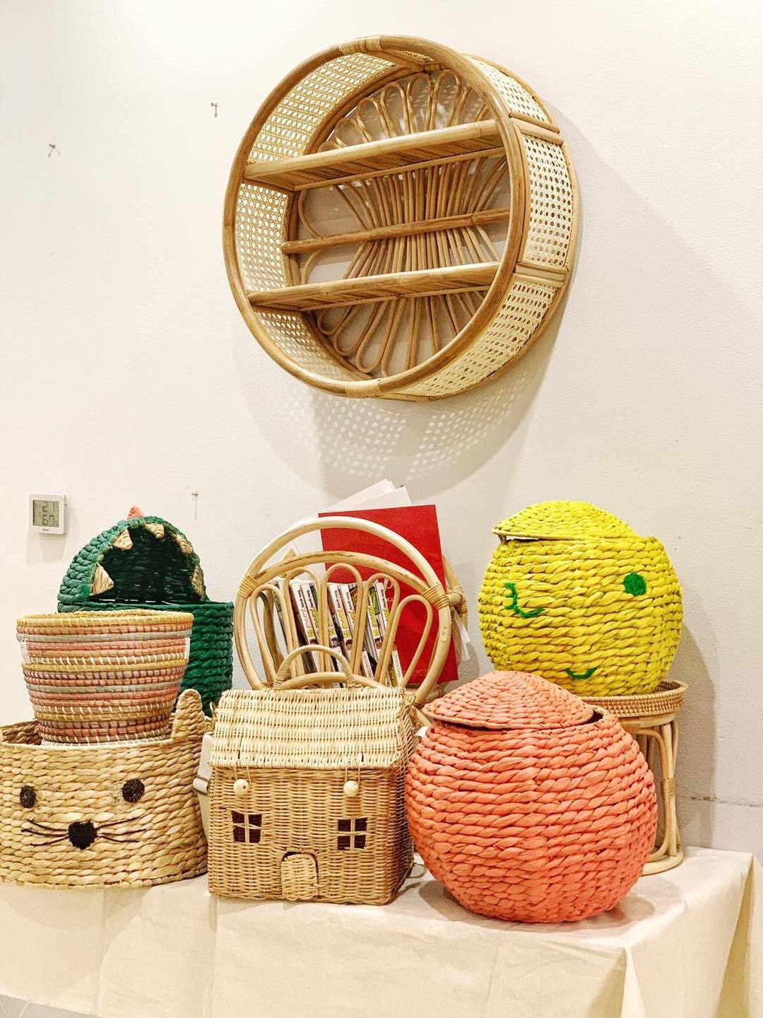 Eco-Friendly Round Natural Wooden Wicker Rattan Woven Wall Shelf Rack for Bathroom, Living room Hot Selling