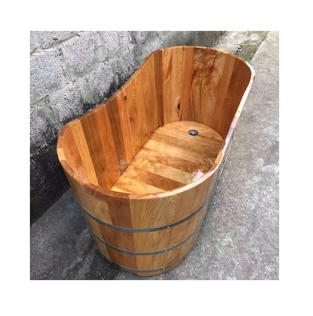 VIETNAM COMPETITIVE PRICE FOR SALE WOODEN BATHTUB / BAMBOO BARREL BATHTUB/ PINE WOOD SPA BATH TUB