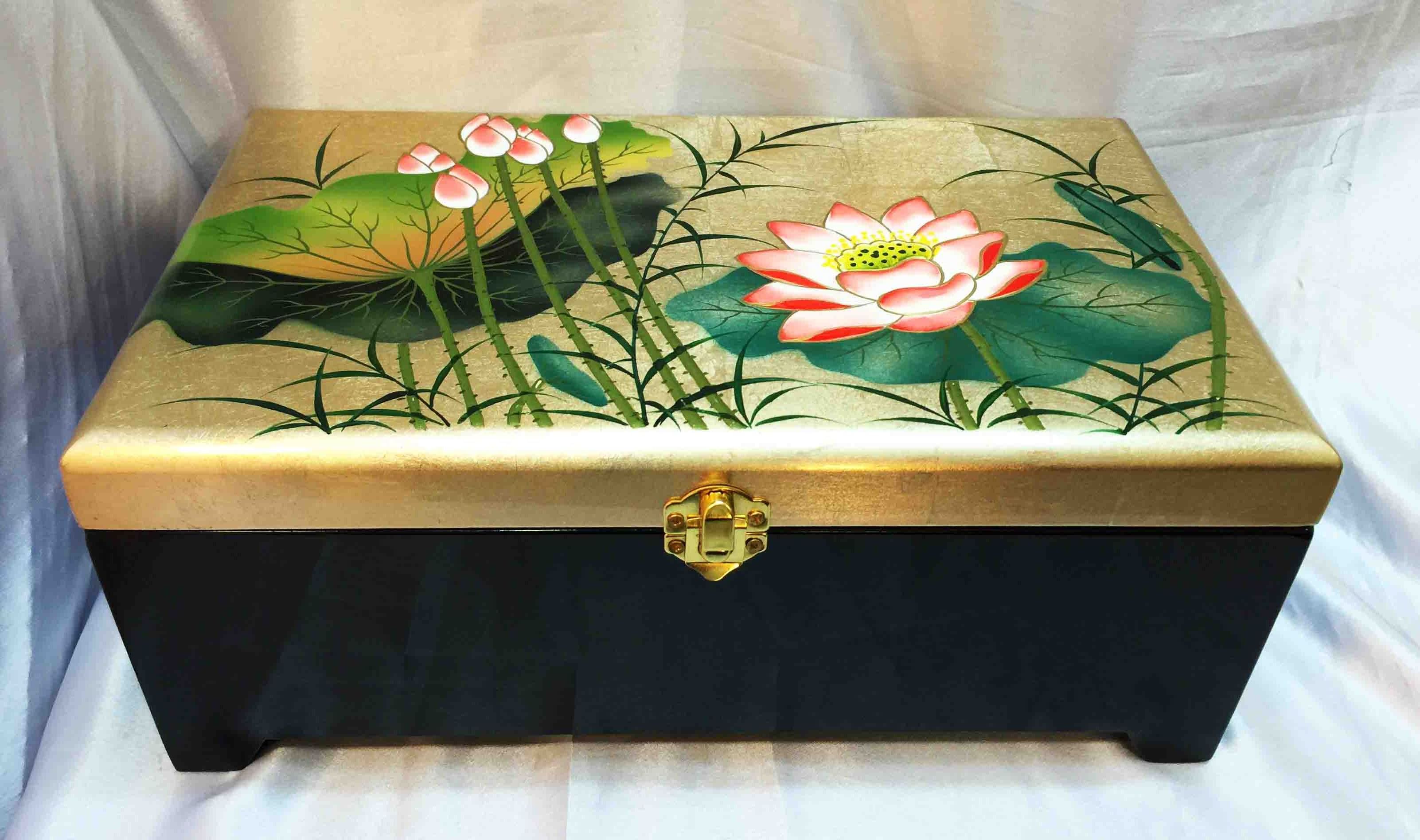 WOODEN LACQUER JEWELRY BOX/ WOODEN LACQUER BOX FOR JEWELRY AND GIFT (84587176063 Whatsapp)