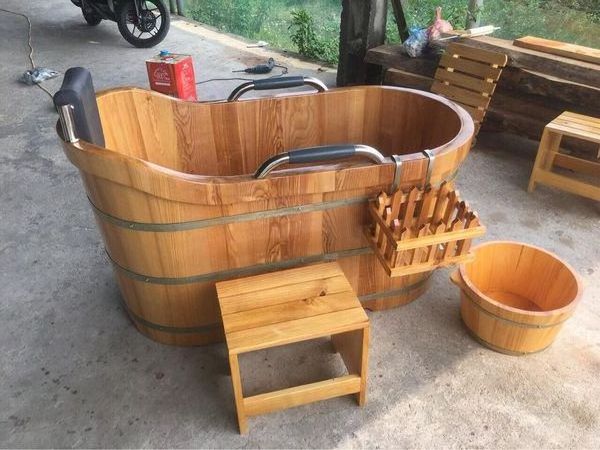 VIETNAM COMPETITIVE PRICE FOR SALE WOODEN BATHTUB / BAMBOO BARREL BATHTUB/ PINE WOOD SPA BATH TUB